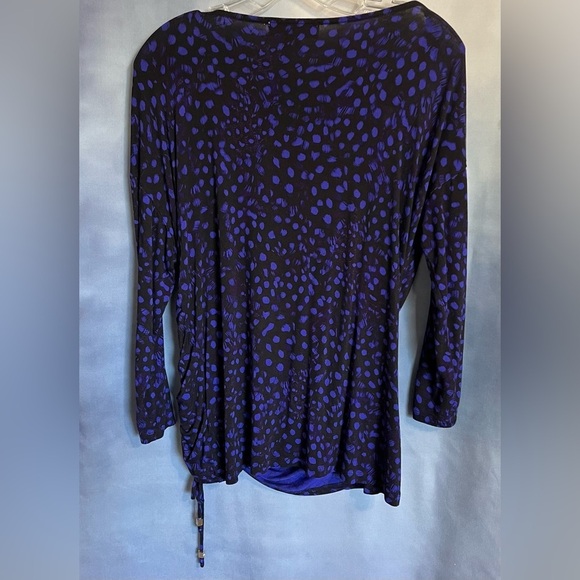 Michael Kors size L purple/black top with ruching on one side - very soft EUC - Picture 2 of 7